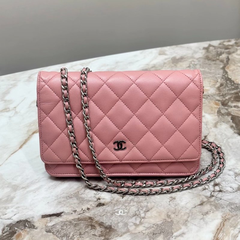 CHANEL粉銀Woc羊皮肩背斜背包包19*12*3.5 98新配件塵袋-1