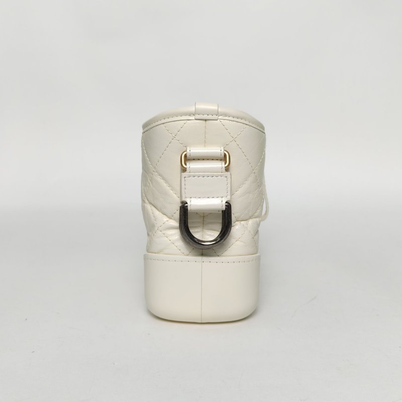 CHANEL GABRIELLE流浪小號20米白色牛皮26開金銀扣肩背包-3