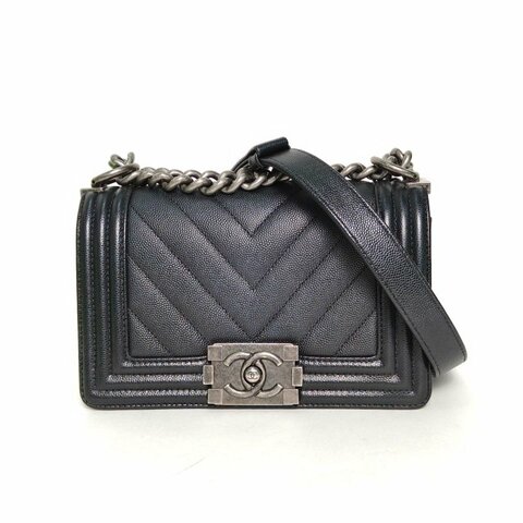 CHANEL Leboy小號20.5黑色牛皮24開銀扣V紋肩背包