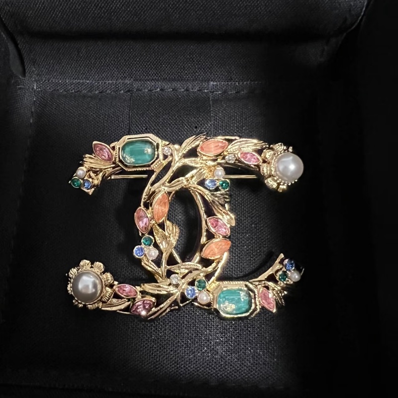 Chanel香奈兒復古的宮廷風限定胸針-1