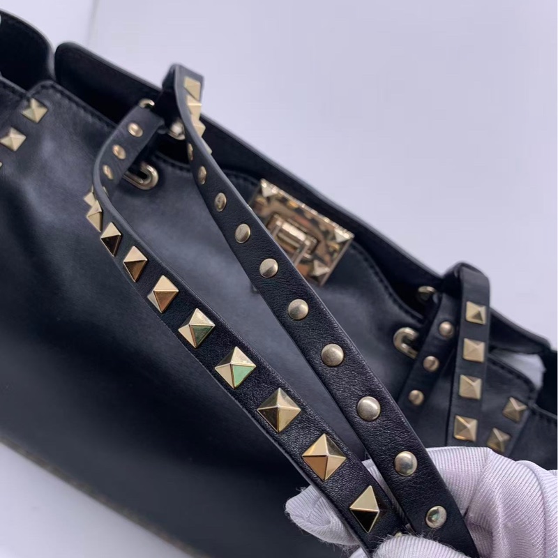 二手Valentino 華倫天奴 Rockstud  鉚釘購物袋，配件肩帶-12