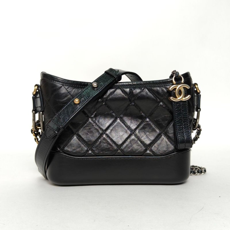 CHANEL GABRIELLE流浪小號20黑色牛皮26開金銀扣肩背包-0