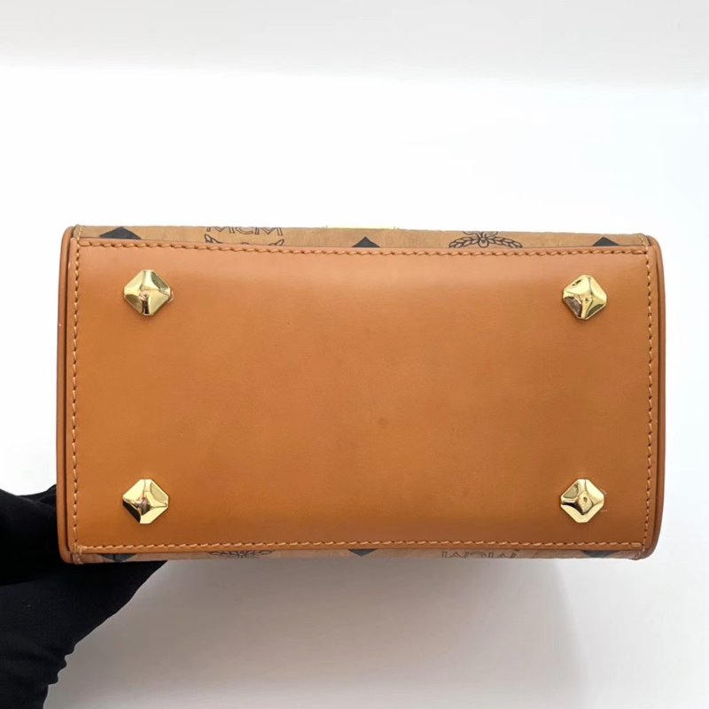 ️MCM minikelly經典老花手提肩背斜背包18.5*14*9.5 99新配件塵袋-6
