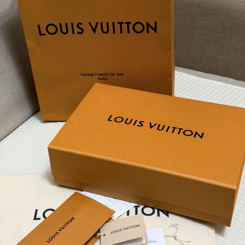 九成新｜Louis Vuitton | Steamer 可穿戴式錢包｜經典花紋-3