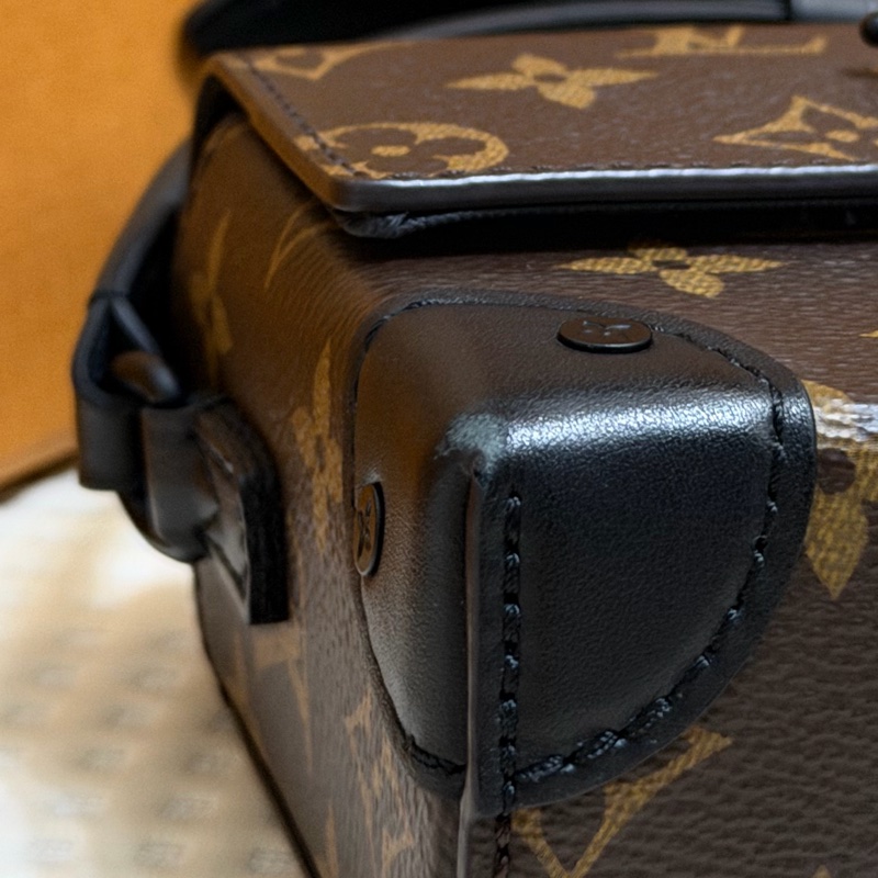 九成新｜Louis Vuitton | Steamer 可穿戴式錢包｜經典花紋-16