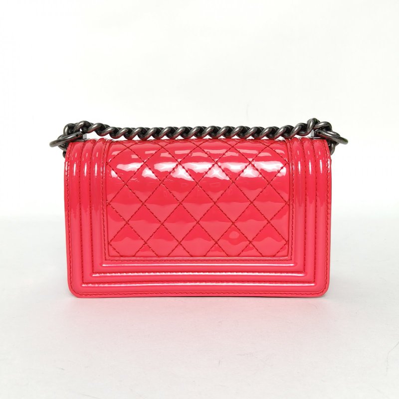 CHANEL Leboy小號20.5紅色漆皮17開銀扣肩背包-2