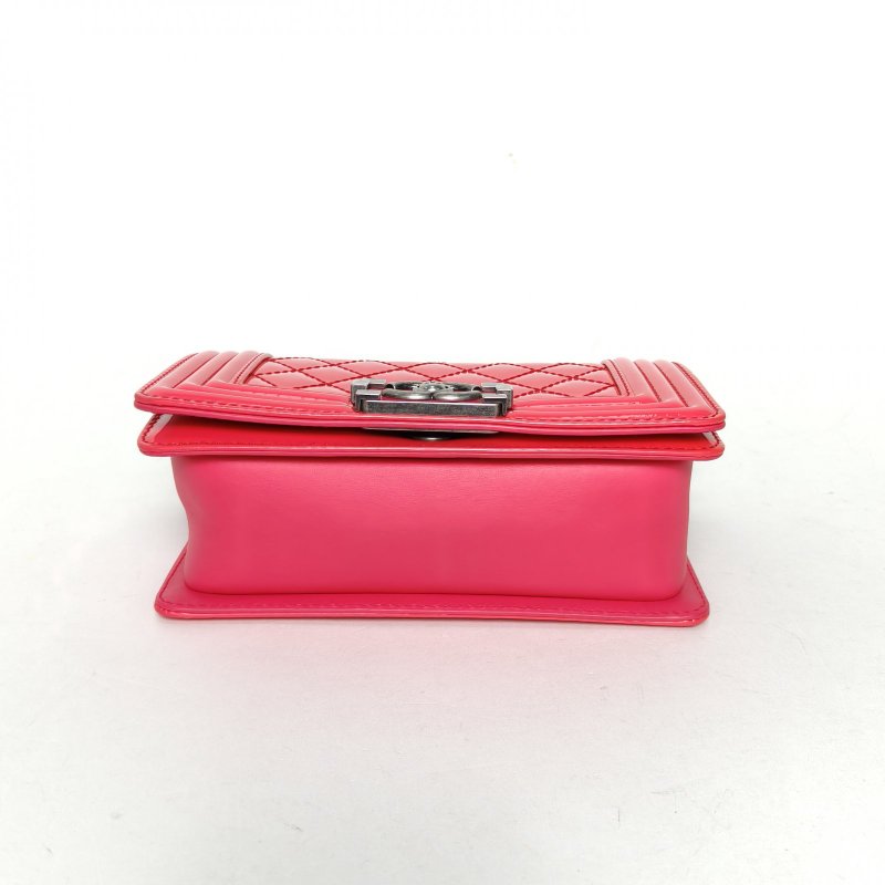 CHANEL Leboy小號20.5紅色漆皮17開銀扣肩背包-4