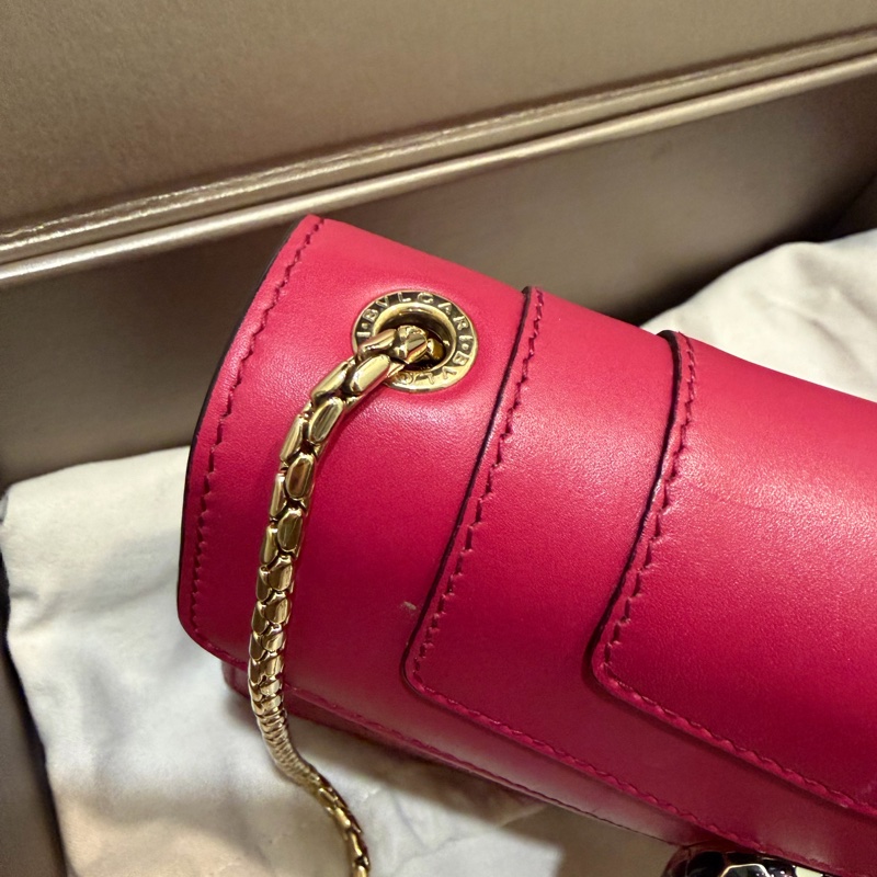 寶格麗經典蛇頭錬包-15