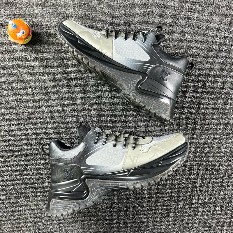 Louis Vuitton路易威登灰色運動鞋 尺碼：41.5 97新-3