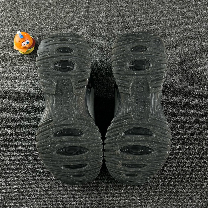 Louis Vuitton路易威登灰色運動鞋 尺碼：41.5 97新-7