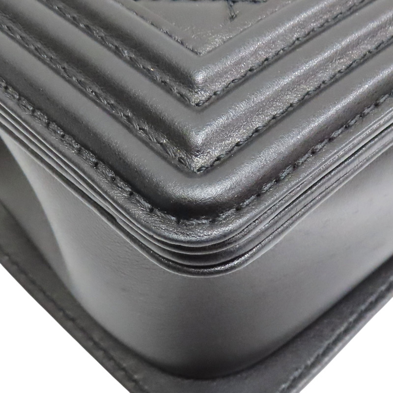 黑色 羊皮 Boy 25 鍊帶 肩背包 特殊金扣【CHANEL 香奈兒】 A67086-8