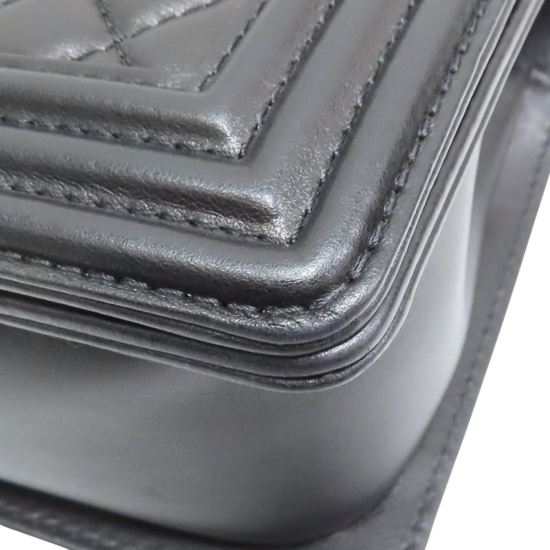 黑色 羊皮 Boy 25 鍊帶 肩背包 特殊金扣【CHANEL 香奈兒】 A67086-9