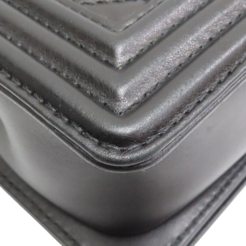 黑色 羊皮 Boy 25 鍊帶 肩背包 特殊金扣【CHANEL 香奈兒】 A67086-10