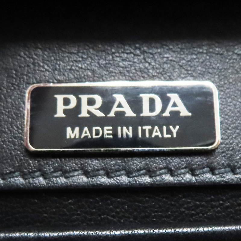 黑色 Saffiano 牛皮 造型鉚釘 Cahier 肩背包【PRADA 普拉達】 1BH018-5