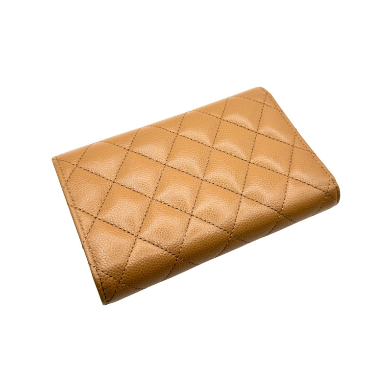 卡其色 荔枝紋 牛皮 金扣 三折中夾【CHANEL 香奈兒】 AP3051-3