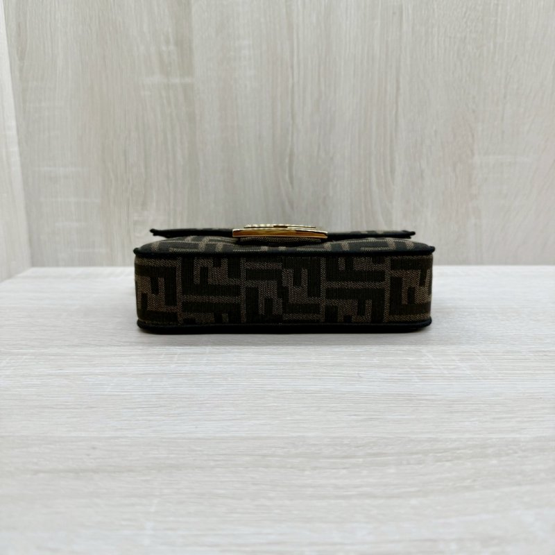 FENDI迷你法掍棕色FF提花布料提把斜背包-4