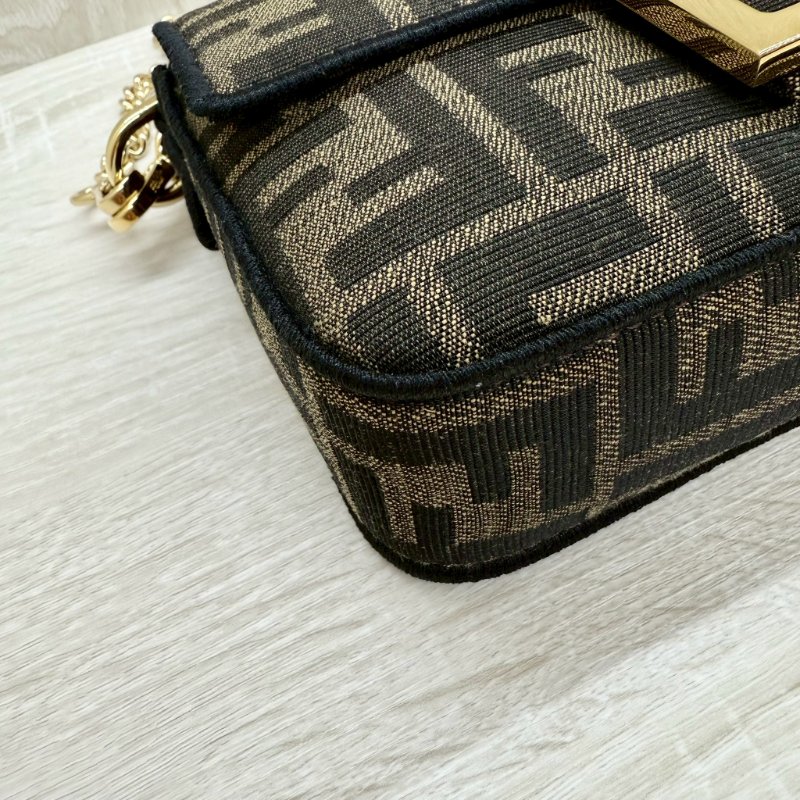 FENDI迷你法掍棕色FF提花布料提把斜背包-7