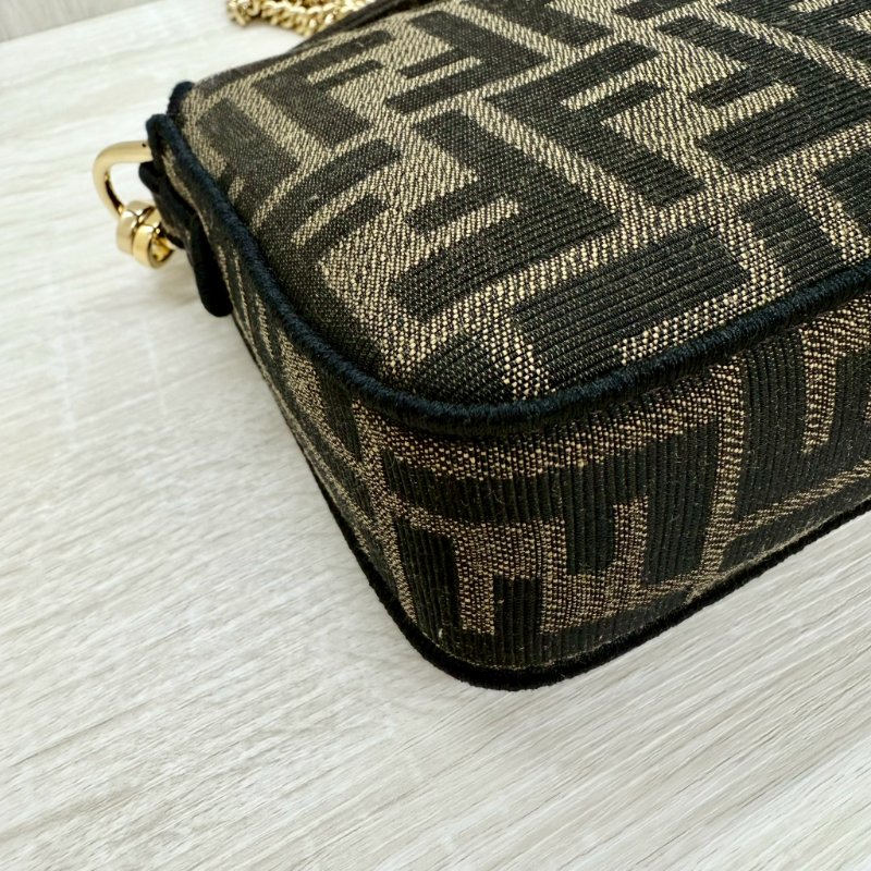 FENDI迷你法掍棕色FF提花布料提把斜背包-9