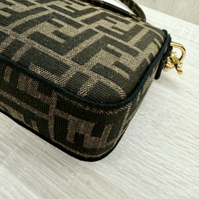 FENDI迷你法掍棕色FF提花布料提把斜背包-10