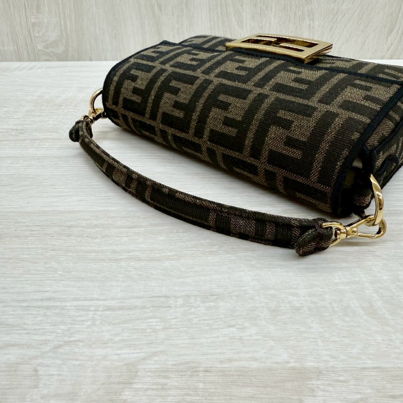 FENDI迷你法掍棕色FF提花布料提把斜背包-14