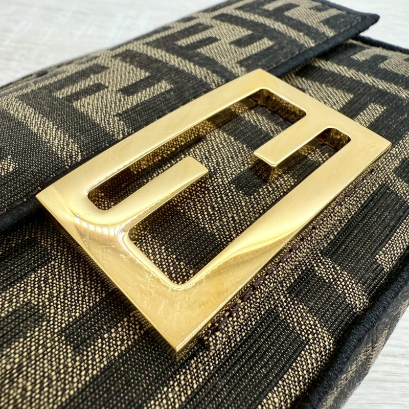 FENDI迷你法掍棕色FF提花布料提把斜背包-17