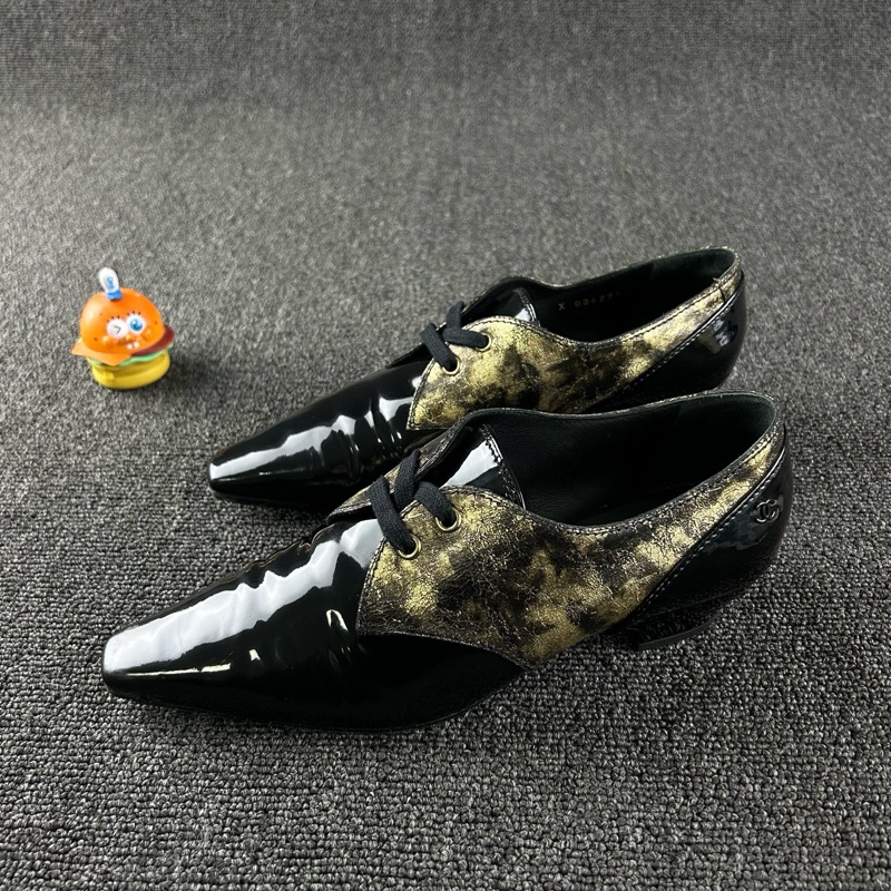 Chanel香奈兒漆皮低跟鞋 尺碼：39  98新-0