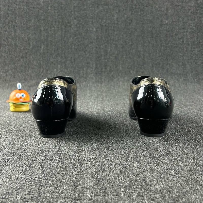 Chanel香奈兒漆皮低跟鞋 尺碼：39  98新-4