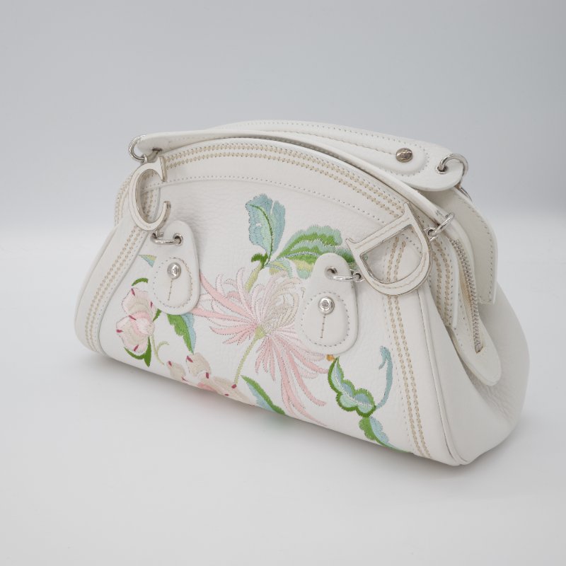 【2005秀款🌟超稀有美品不撞包】Dior 迪奧 x John Galliano 海盜爺 Detective 奶白色牛皮 🪷蓮花刺繡 手提包 復古 醫生包-1