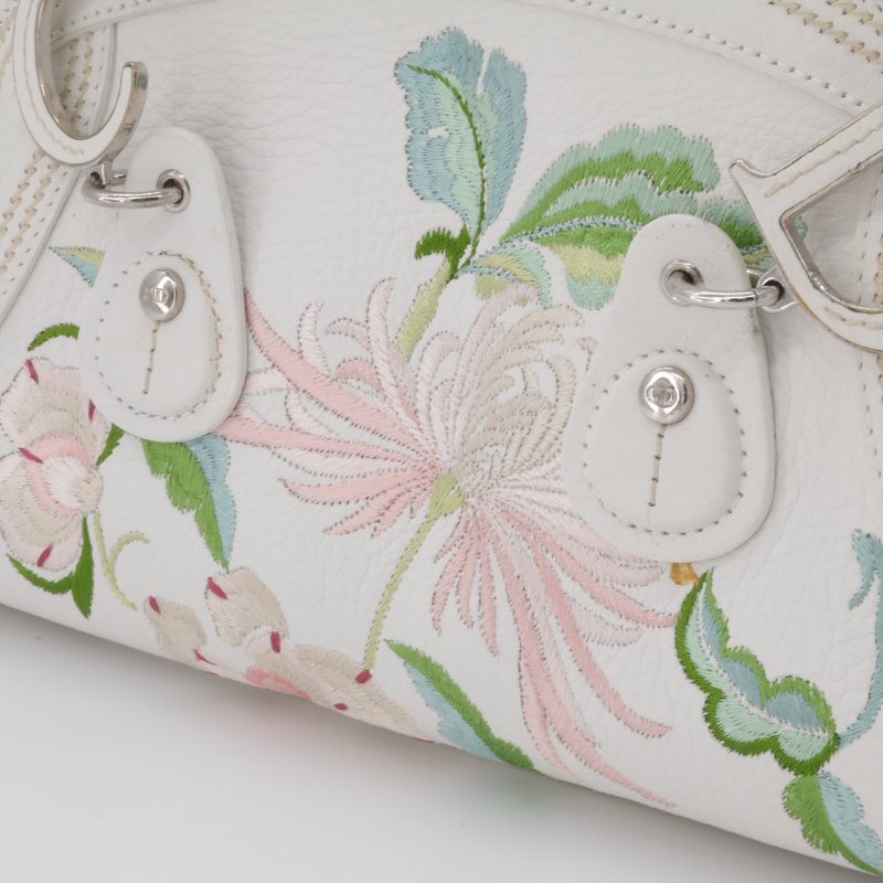 【2005秀款🌟超稀有美品不撞包】Dior 迪奧 x John Galliano 海盜爺 Detective 奶白色牛皮 🪷蓮花刺繡 手提包 復古 醫生包-4