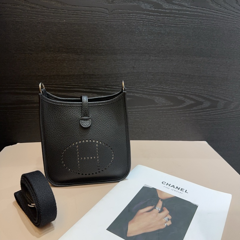 Hermes Mini Evelyne TC皮銀釦斜背包-0