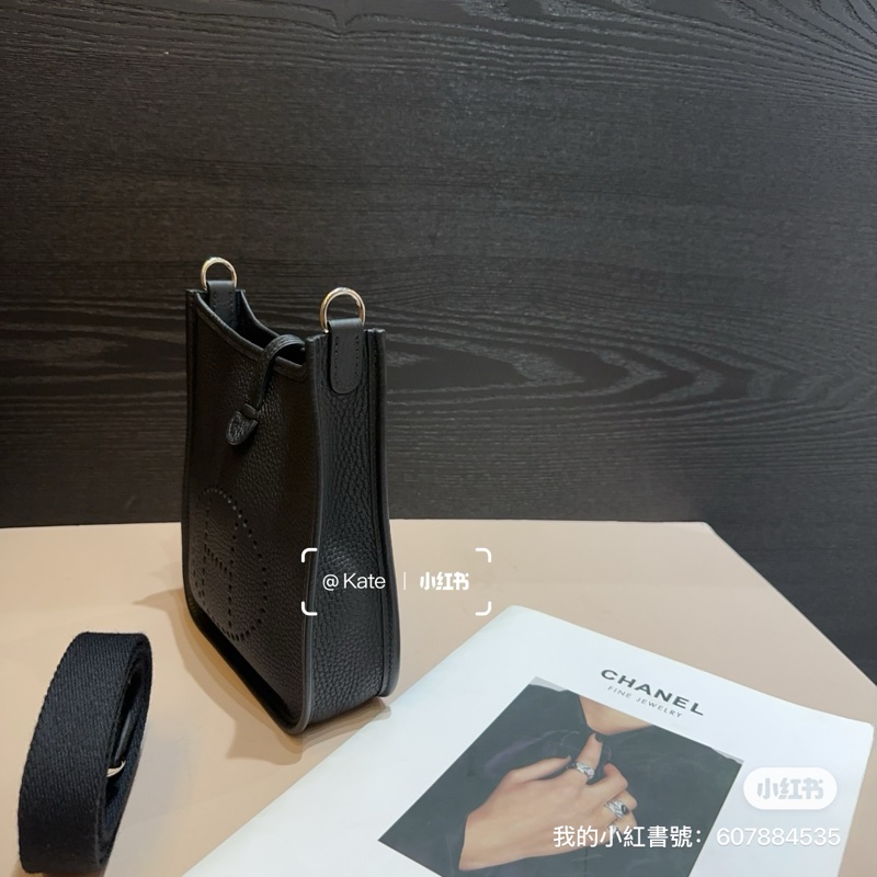 Hermes Mini Evelyne TC皮銀釦斜背包-3