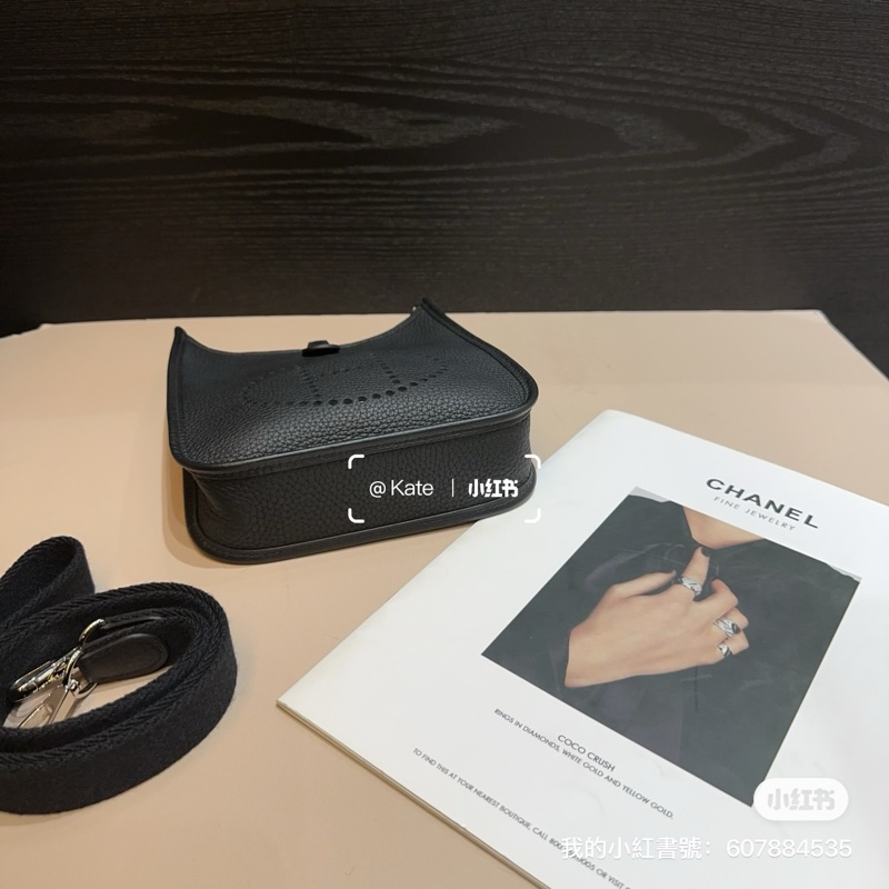 Hermes Mini Evelyne TC皮銀釦斜背包-4