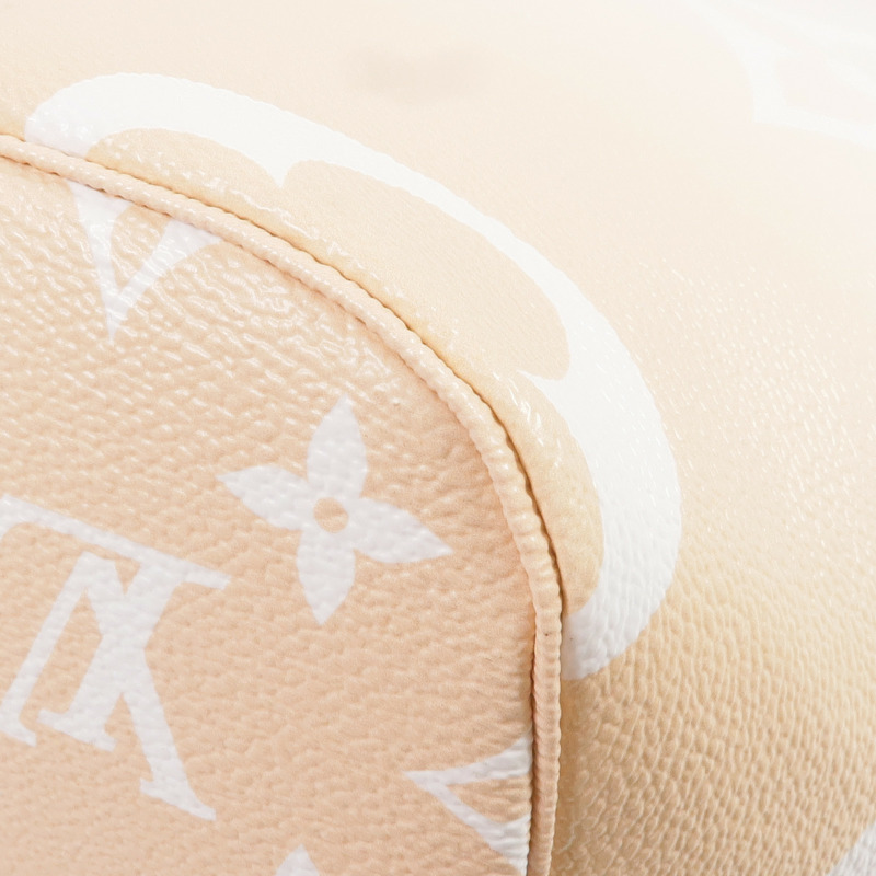 LOUIS VUITTON Monogram Giant By The Pool Neverfull MM金扣肩背袋/手挽袋-10