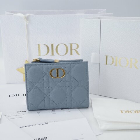 🈶️紙袋購證紙盒｜Dior 迪奧 Caro Dahlia 藤格紋 霧霾藍 灰藍色 小牛皮 兩折短夾 兩折錢包