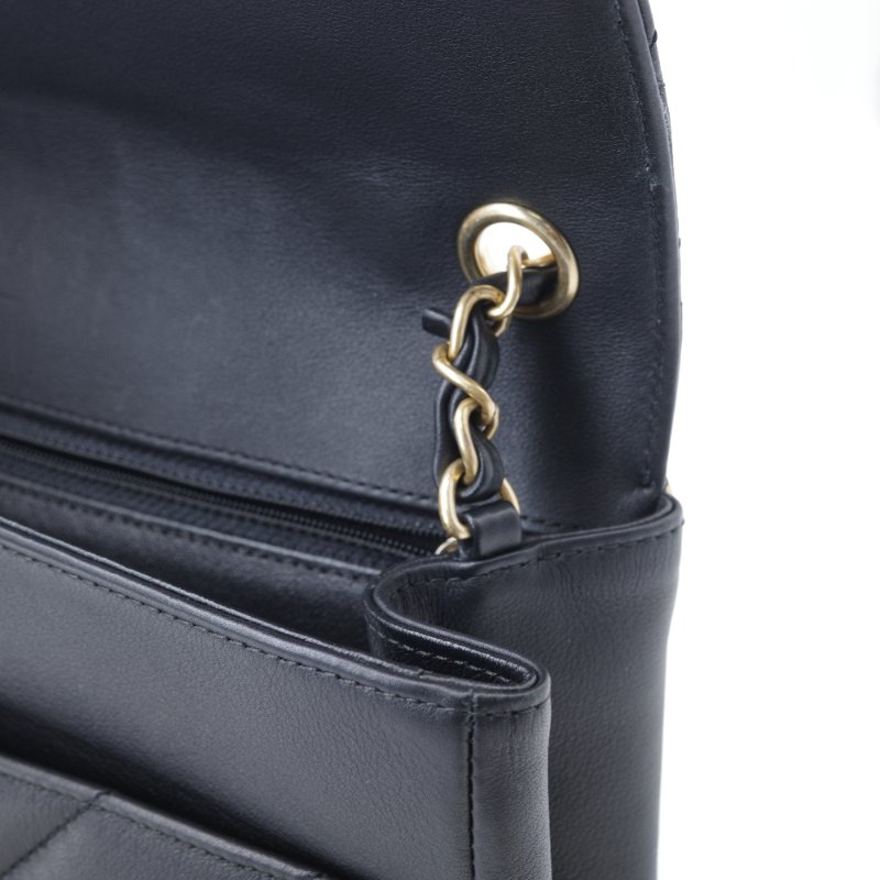 專櫃Chanel 香奈兒 In The City 28 開菱格紋 小牛皮 黑色 金扣 Top Handle 手提包 翻蓋包 斜挎包 單肩包-9