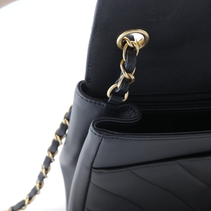 專櫃Chanel 香奈兒 In The City 28 開菱格紋 小牛皮 黑色 金扣 Top Handle 手提包 翻蓋包 斜挎包 單肩包-10