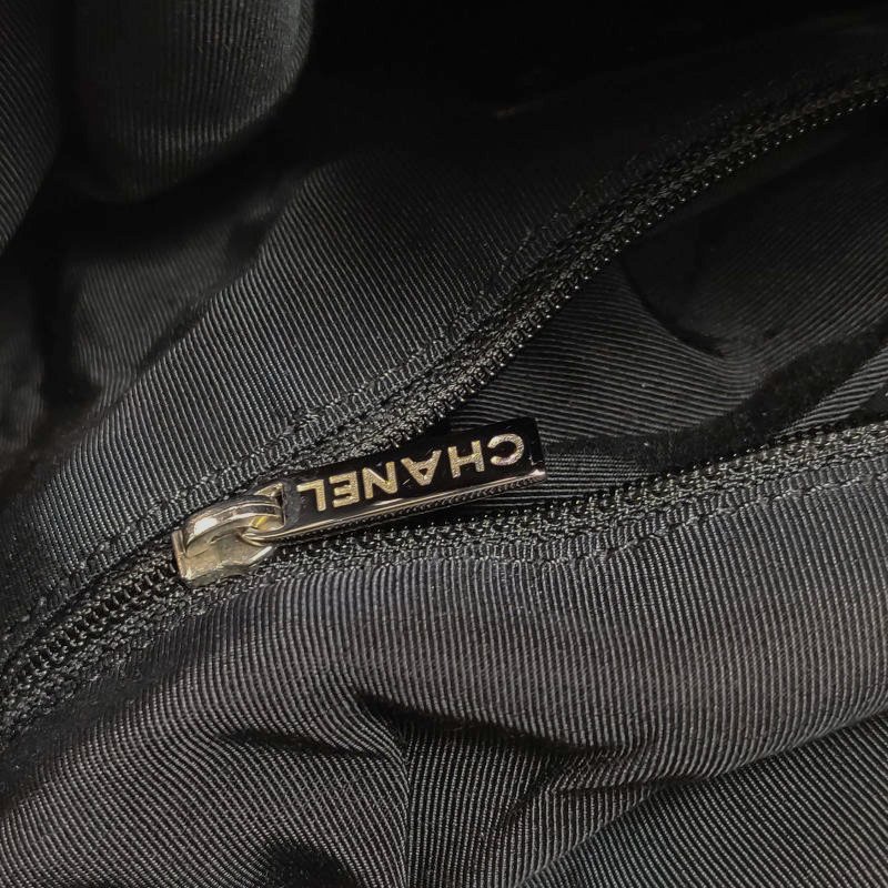 Chanel磨砂皮雙Clogo單肩包-12