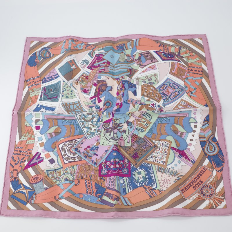 （收藏品❤️）Hermès愛馬仕 x Zoé Pauwels  Mademoiselle Soie 粉色 癡迷無限  Pocket Square 手帕方巾-0