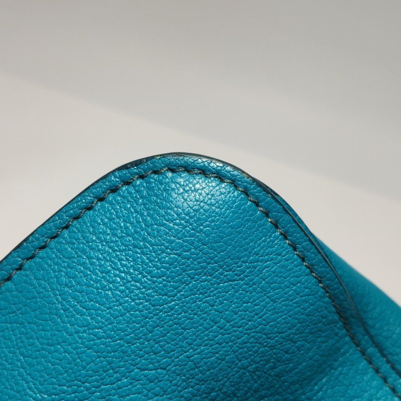 Miu Miu Madras羊皮純色金屬鎖扣斜挎包單肩包-14