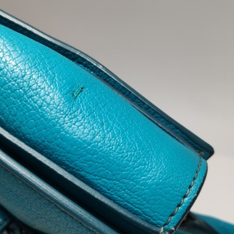 Miu Miu Madras羊皮純色金屬鎖扣斜挎包單肩包-16