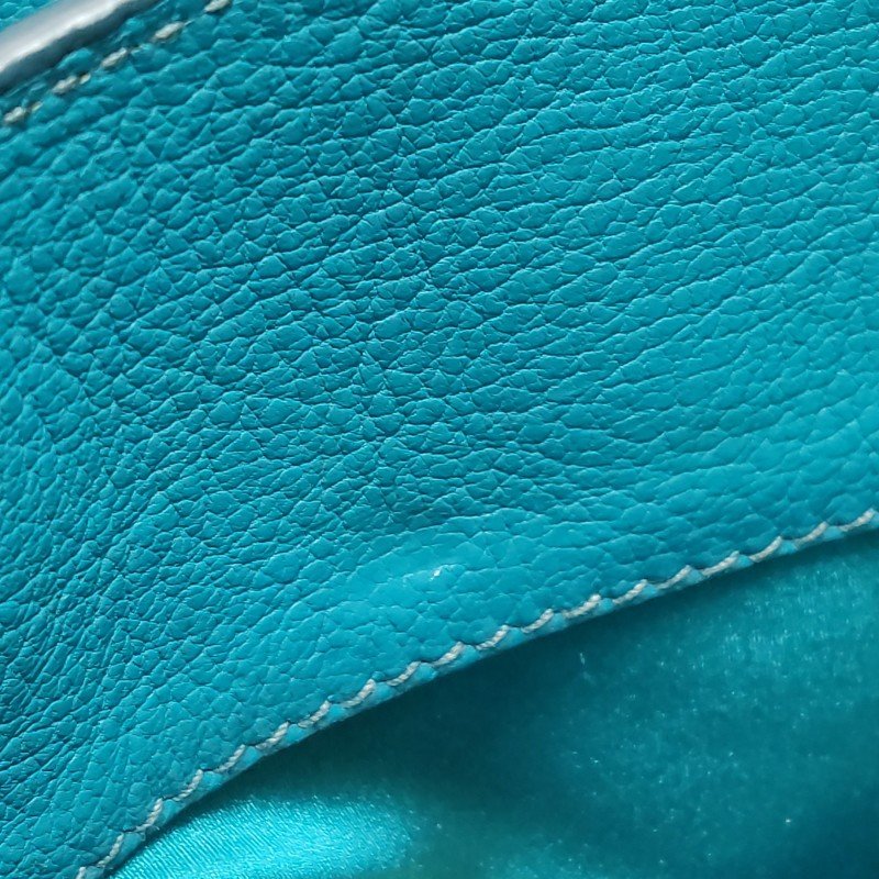Miu Miu Madras羊皮純色金屬鎖扣斜挎包單肩包-18