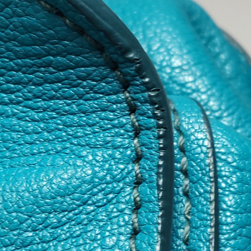 Miu Miu Madras羊皮純色金屬鎖扣斜挎包單肩包-21