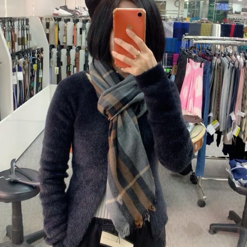 Burberry scarf-5