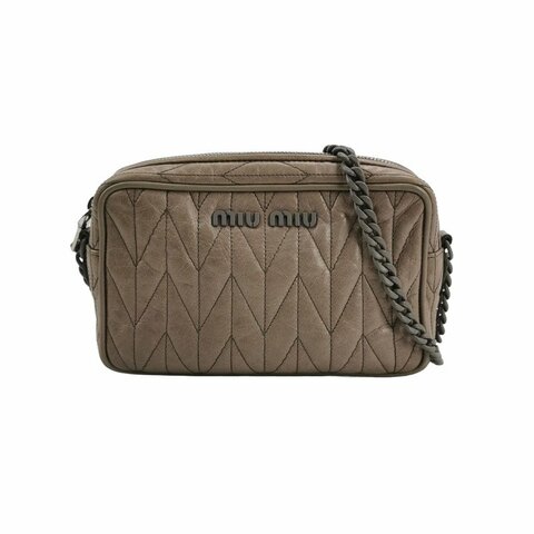 Miu Miu Matelasse油蠟皮純色字母logo褶皺斜挎包單肩包