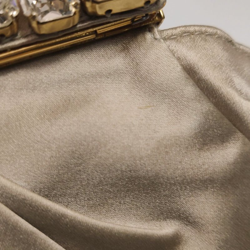 Prada 緞面純色水鑽裝飾字母Logo手拿包-14