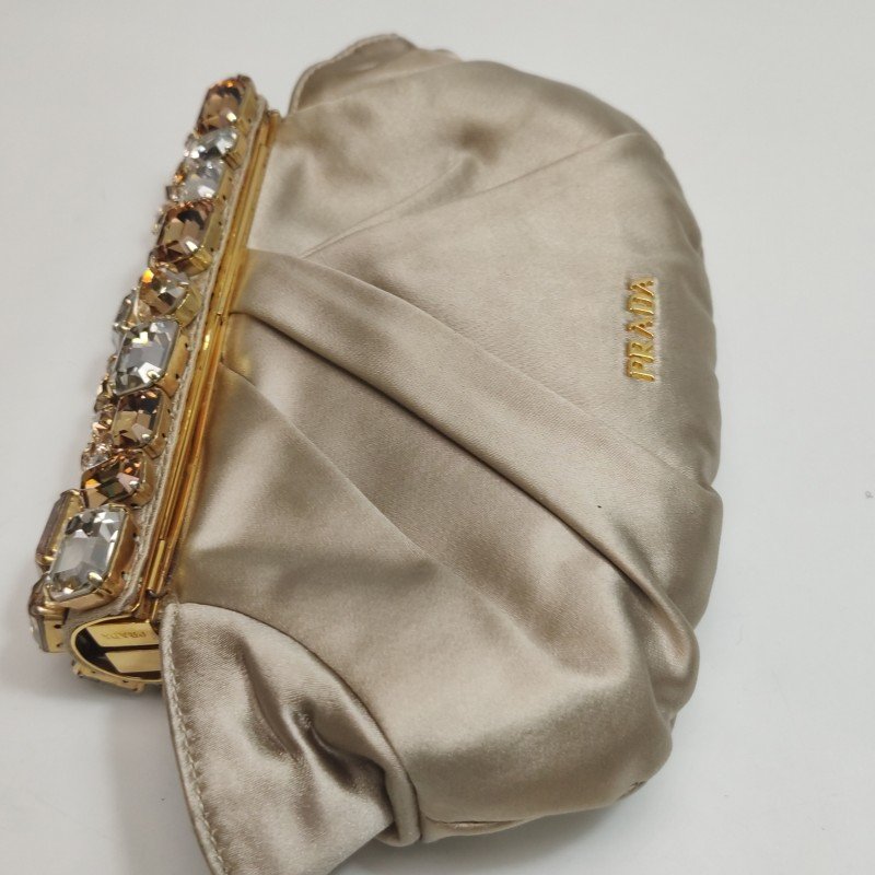 Prada 緞面純色水鑽裝飾字母Logo手拿包-18