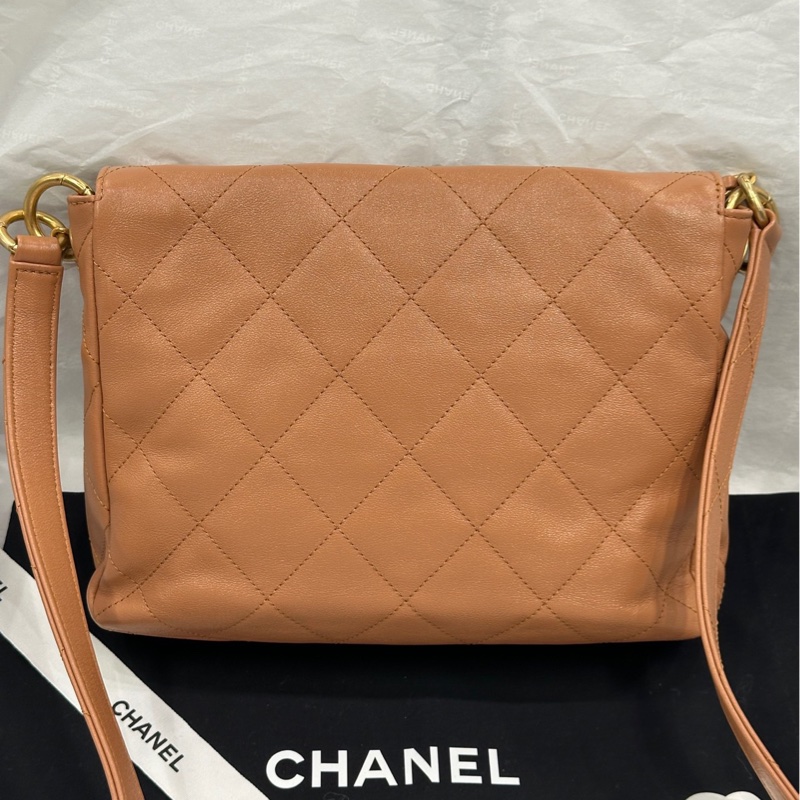 【配件：防塵袋 💕】Chanel 24p 焦糖色 腋下 嬉皮包 hobo 小號-1
