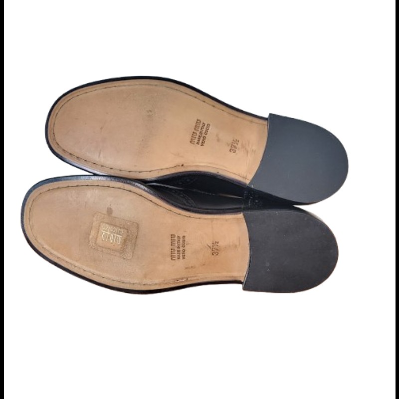 【二手良品】 Miu Miu 女款黑色皮革樂福鞋 EU37.5碼-6