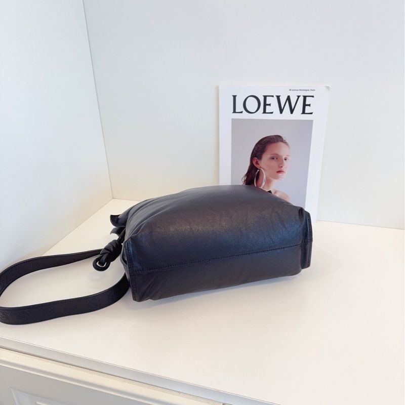 【99新🆕】Loewe  新款 Flamenco 黑銀 泡芙全皮福袋 寬肩帶 單肩斜挎包-6