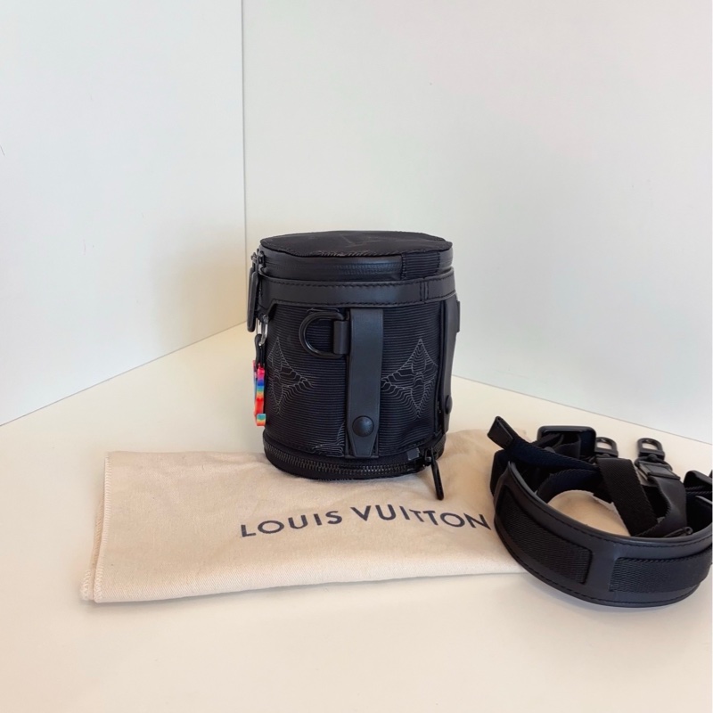 【98新🆕】 LV  2054 Expandable 炫彩水桶包 秀款圓筒包斜挎包-2